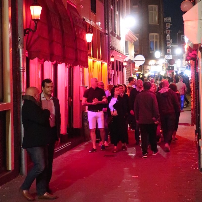skat operation Universel 20 Amsterdam Red Light District Etiquette Rules To Know in 2023Amsterdam Red  Light District