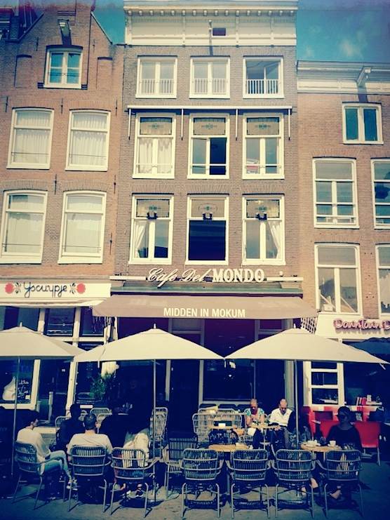 Cafe Del Mondo in Amsterdam