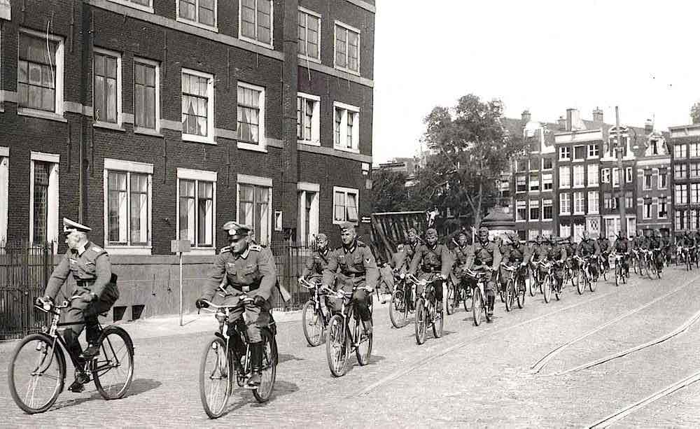 history behind red light district world war 2