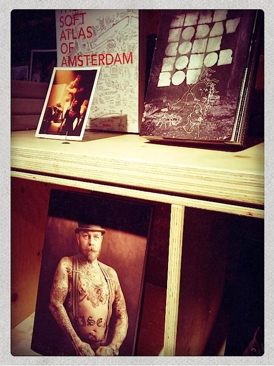 Some very interesting books, including Schorem Haarsnijders en Barbier Bertus.
