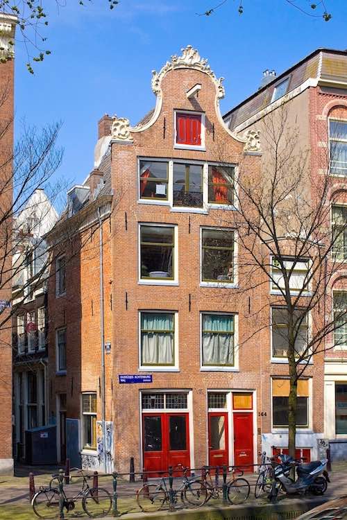 Amsterdam Red Light District Proeflokaal 't Kelkje Gin Jenever Bar