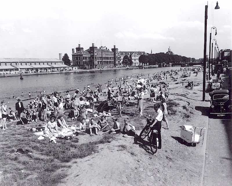 Beach At Prins Hendrikkade