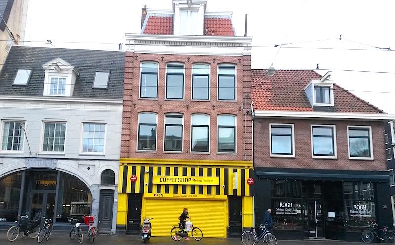 Amsterdam Cannabis Coffee Shop Mellow Yellow 