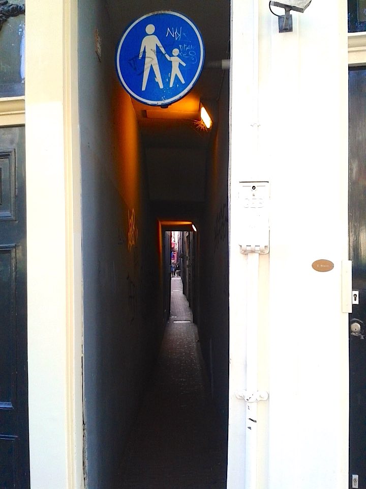 Best streets in Amsterdam for pedestrians in Red Light District