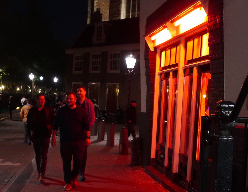 red light district etiquette