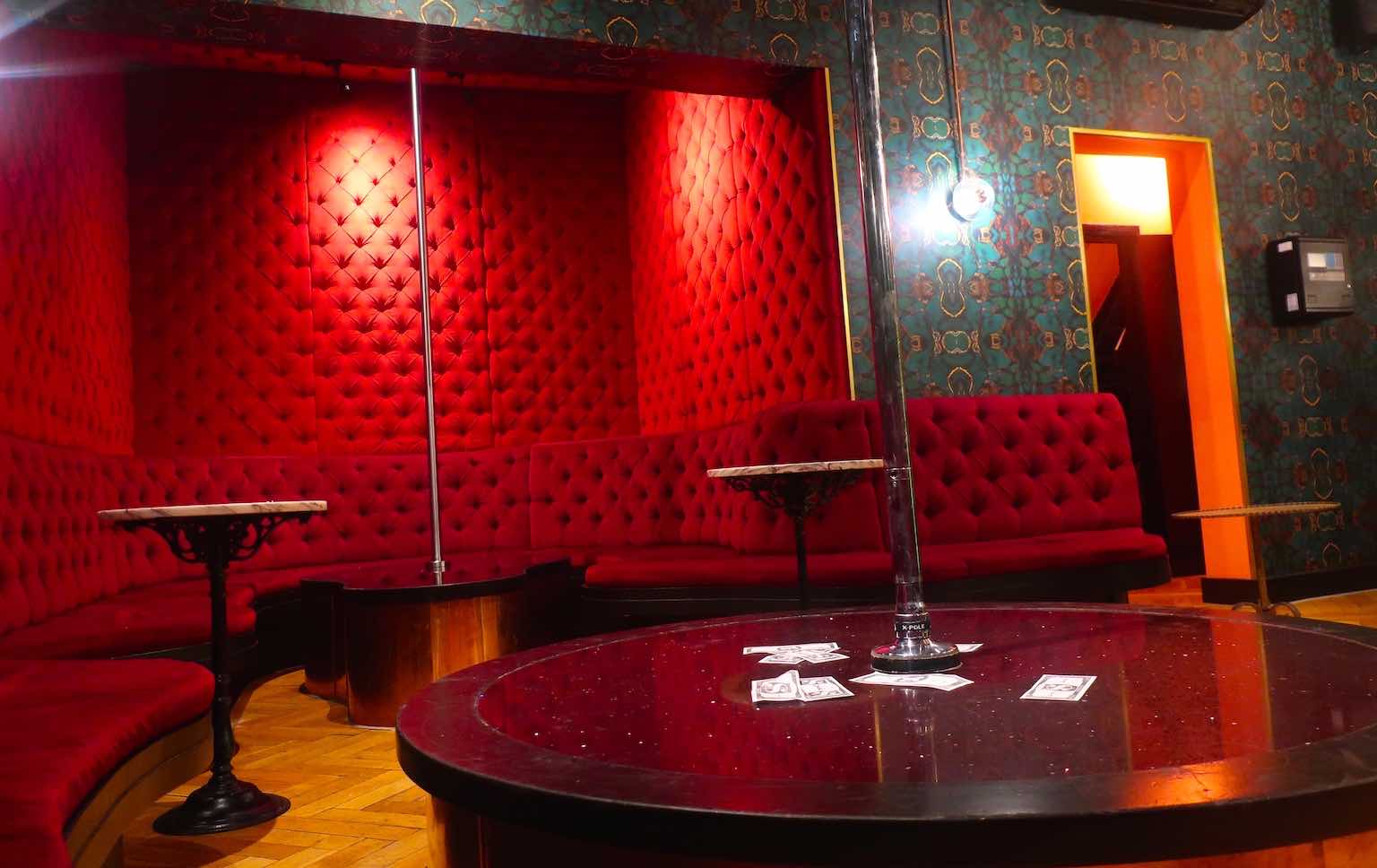 Amsterdam Stripclub BonTon Lapdance Bar