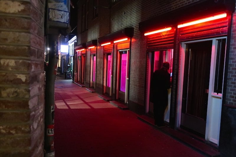 amsterdam prostitution houses window brothels