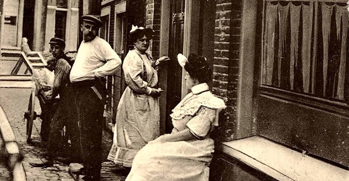 red light district history amsterdam