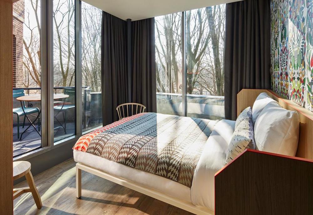 affordable hotel amsterdam