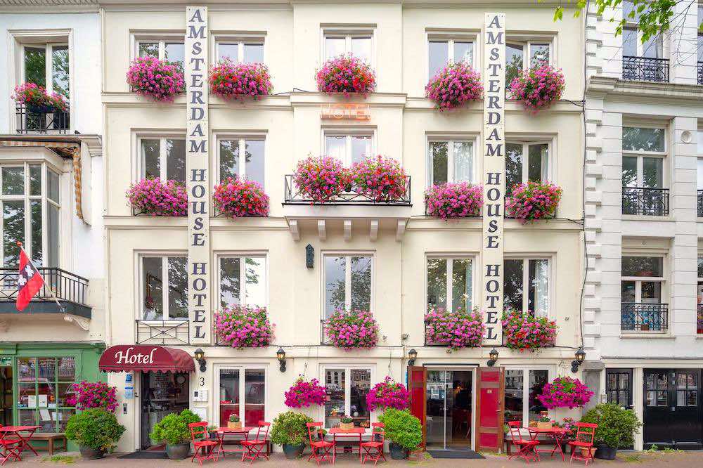 Cheap hotels near Amsterdam Red Light District