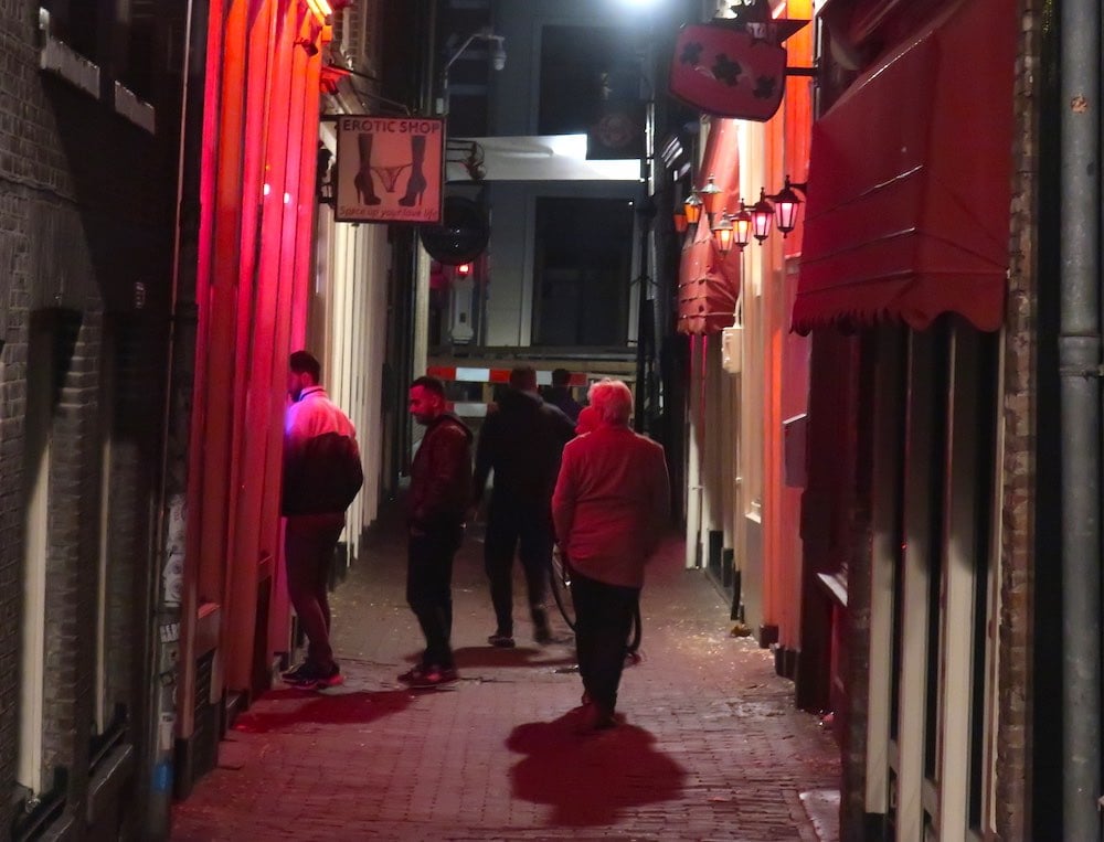 red light district amsterdam prostitutes